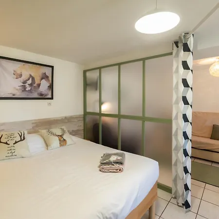 Les Du Hameau Des Deux Ailes Holiday home Precigne