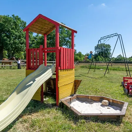 Les Du Hameau Des Deux Ailes